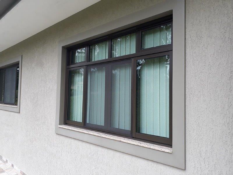 Moldura de isopor para janela externa
